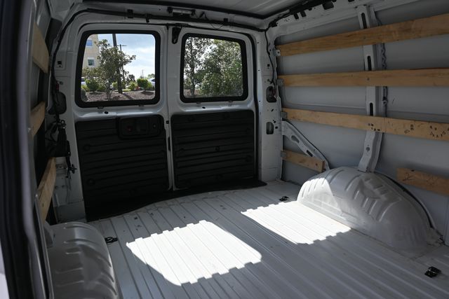 2023 GMC Savana 2500 Work Van photo