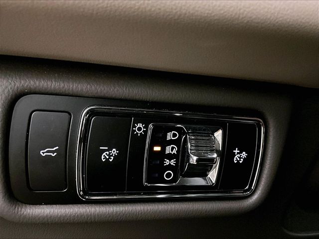 2023 Lincoln Aviator Reserve White at Phil Fitts Ford