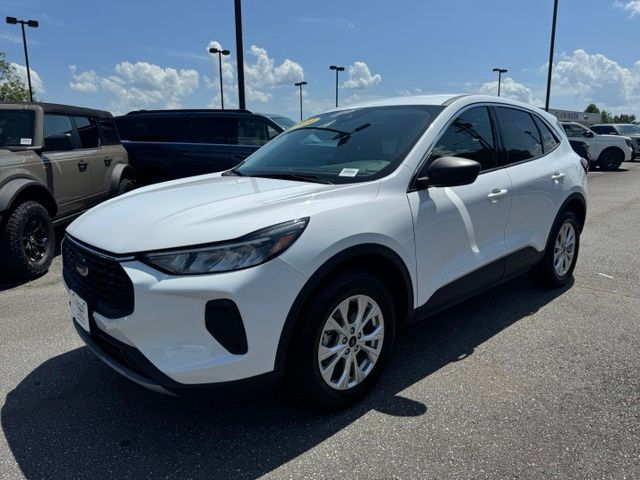 Used 2024 White Ford Active image 3