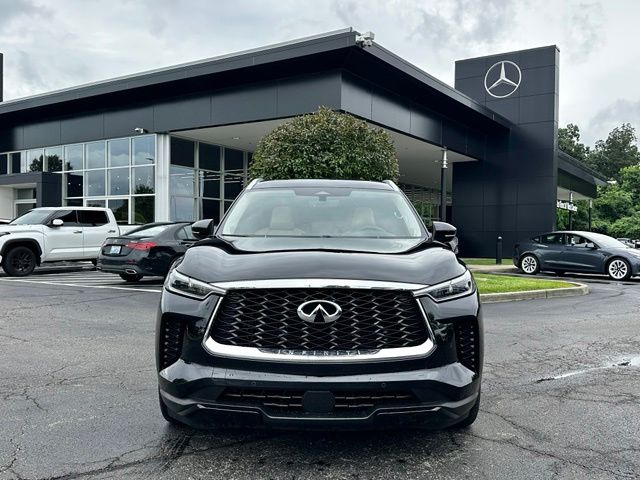 Used 2023 Black INFINITI LUXE image 3