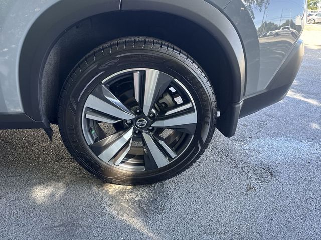 Used 2021 Gray Nissan SL image 35