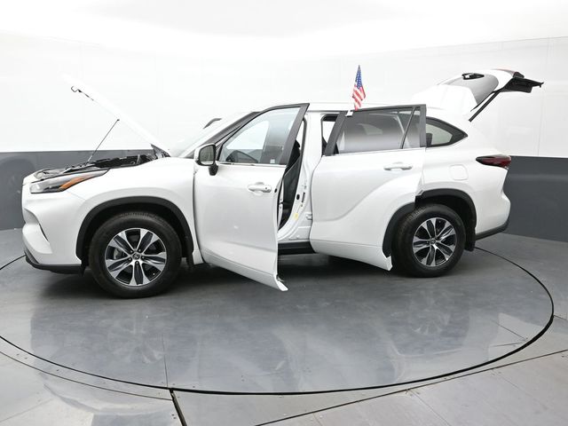 2024 Toyota Highlander XLE 52