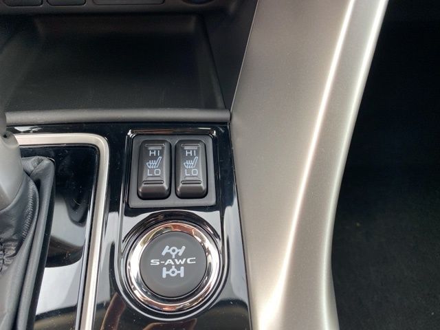 MitsubishiEclipse Cross32