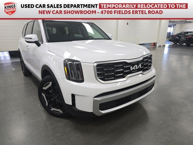 Glacial White Pearl 2025 Kia Telluride SUV / Crossover Front-Wheel Drive 8-Speed Automatic