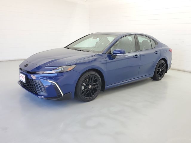 2025 Toyota Camry SE FWD