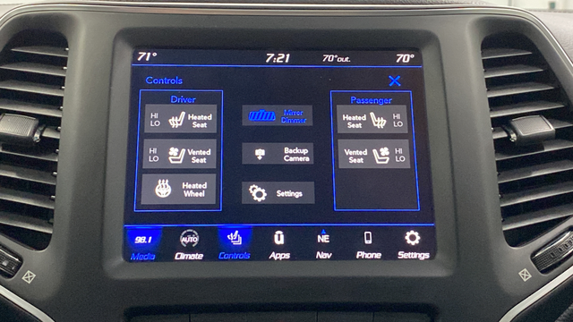 Used 2023 Diamond Black Crystal Pearlcoat Jeep Altitude image 37