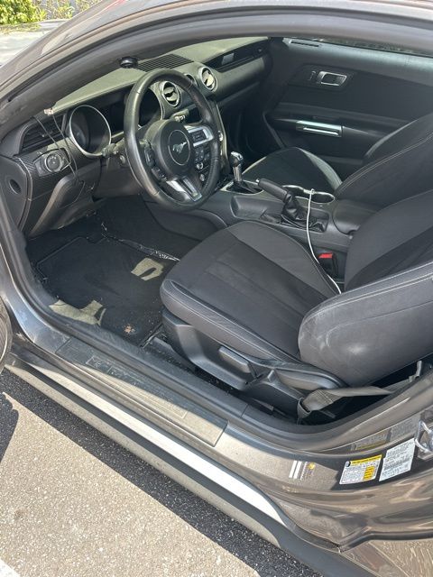 2021 Ford Mustang EcoBoost photo