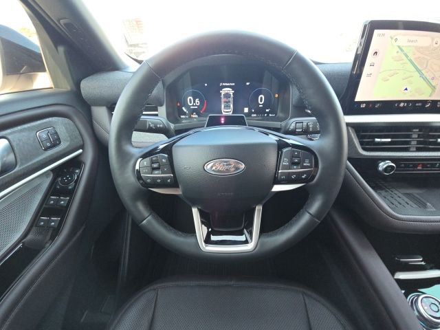 2025 Ford Explorer Platinum:B01877