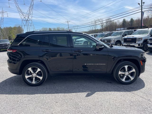 2023 Jeep Grand Cherokee Limited - Diamond Black Crystal Pearlcoat exterior view 8