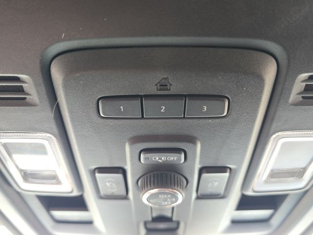 2023 GMC Yukon Denali Ultimate:C02667