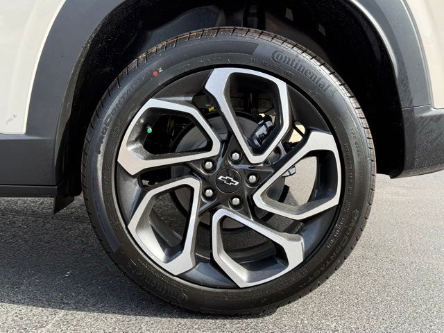 new 2026 Chevrolet Trax car, priced at $27,885