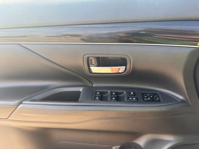 Used 2020 Mitsubishi Outlander SUV