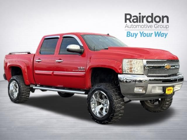 Victory Red 2013 Chevrolet Silverado 1500 Pickup Truck Four-Wheel Drive 6-Speed Automatic Overdrive
