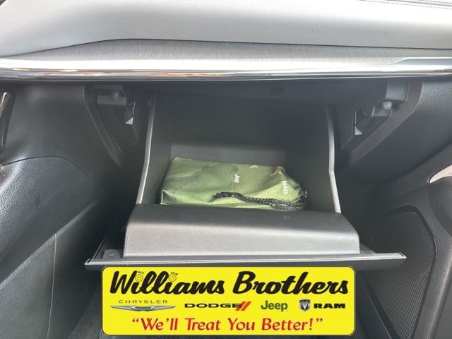 2024 Jeep Compass Limited - Silver Zynith Metallic Clearcoat exterior view 19