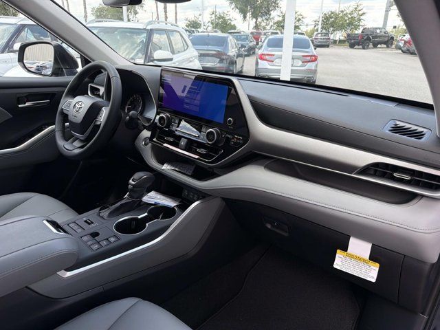 New 2026 Toyota Highlander SUV