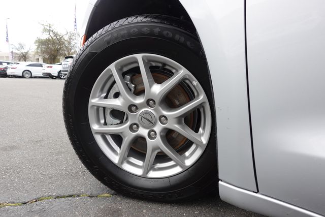 used 2024 Chrysler Pacifica car, priced at $25,889