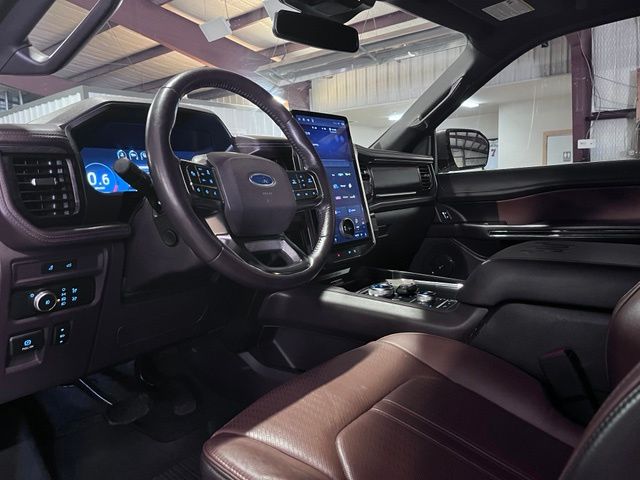 Used 2022 White Ford King Ranch image 9