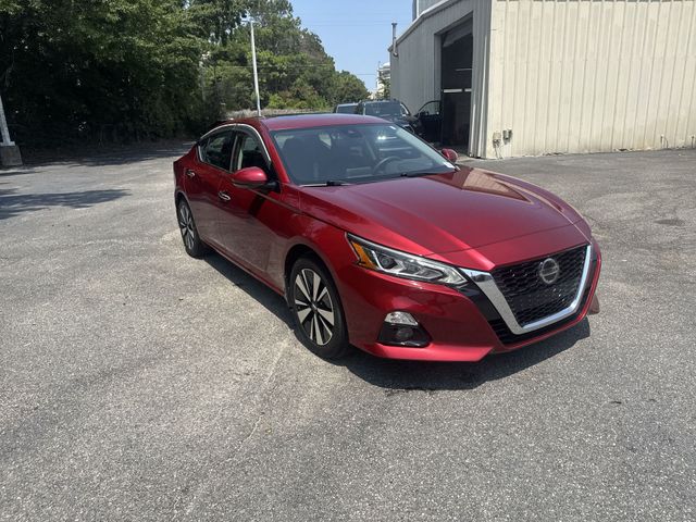 Used 2020 Red Nissan 2.5 SV image 3