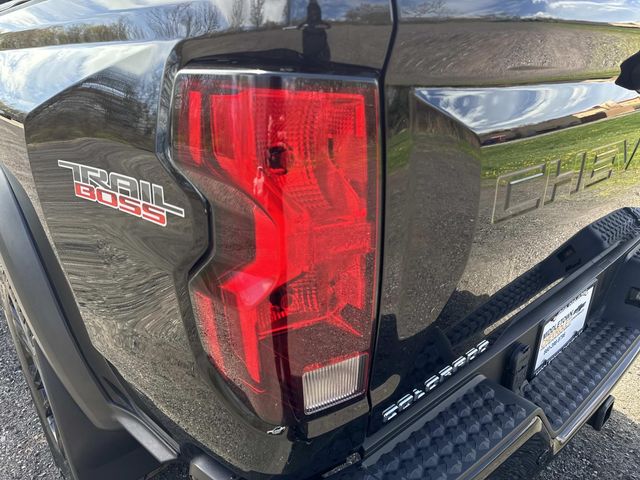 2023 Chevrolet Colorado - Image 7