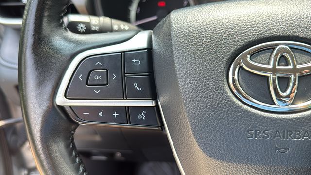 Used 2023 Toyota Highlander SUV