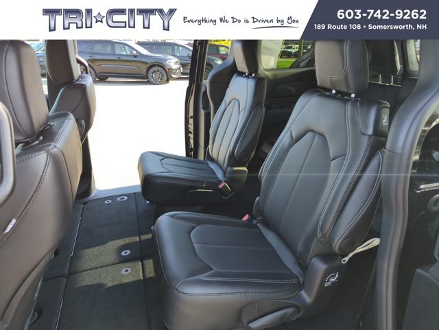 2026 Chrysler Voyager LX photo 22