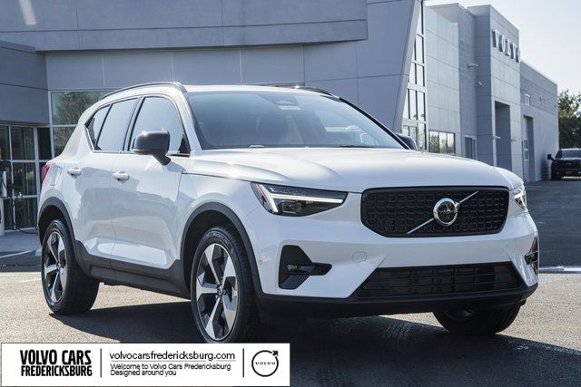 2026 Volvo XC40 B5 Plus