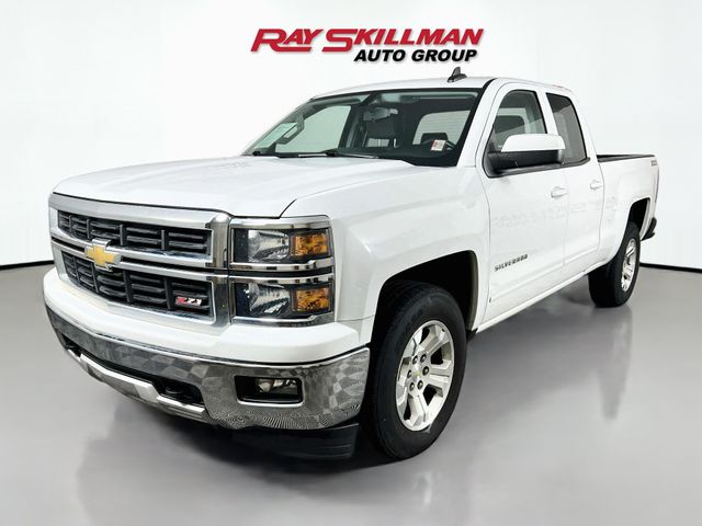 Used 2015 White Chevrolet LT2 image 3