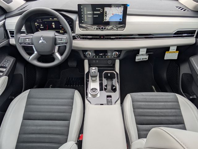2025 Mitsubishi Outlander SE White at North Houston Mitsubishi