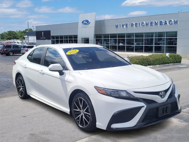 Super White 2021 Toyota Camry SE FWD Sedan Front-Wheel Drive 8-Speed Automatic