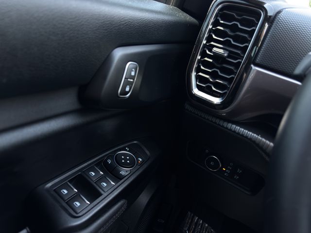 2025 FORD RANGER XLT • FX4 • 4X4 • 2.3L ECOBOOST CLEAN CARFAX • 1 OWNER XLT TECHNOLOGY PACKAGE • 360° CAMERA • ADAPTIVE CRUISE • BLACK APPEARANCE PACKAGE Thumbnail