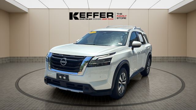 2024 Nissan Pathfinder SL 4WD's photo