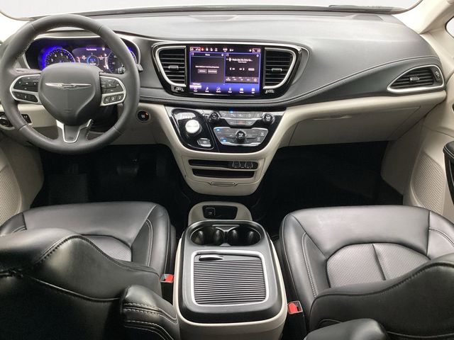 Used Car 2023 Chrysler Pacifica  Touring L For Sale Under $30,000 In San Antonio, Texas