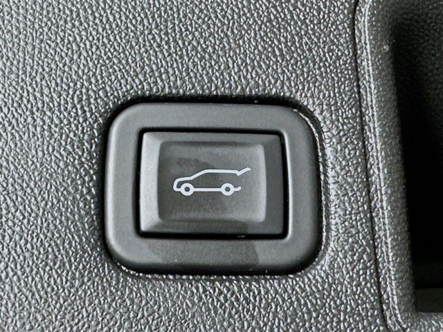 2023 GMC Terrain SLT - Photo 9
