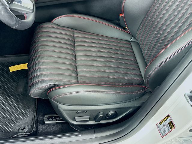 Thumbnail: 2025 Genesis G70 - 20