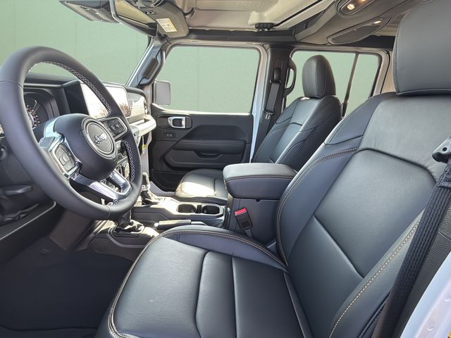 2025 Jeep Wrangler 4-Door Sahara - Photo 18