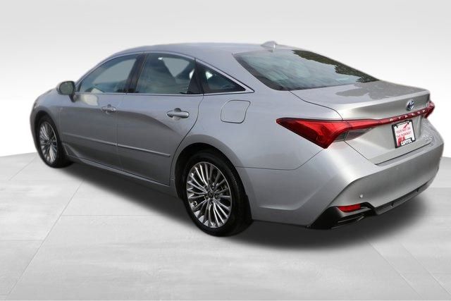 2022 Toyota Avalon Hybrid Limited 24