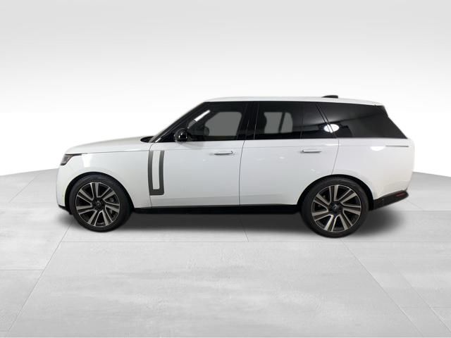 2023 Land Rover Range Rover SE 4