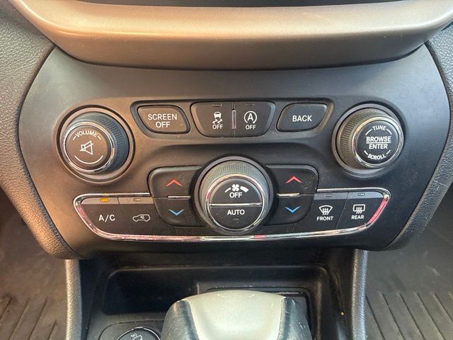 2016 Bright White Clearcoat Jeep Cherokee Limited 4X4 SUV