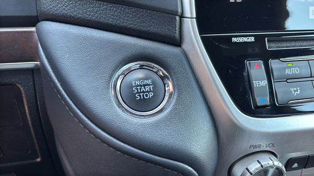 Used 2017 Black Toyota Base image 29