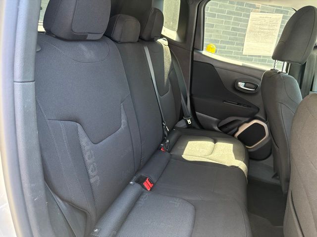 Used 2017 Silver Jeep Latitude image 21