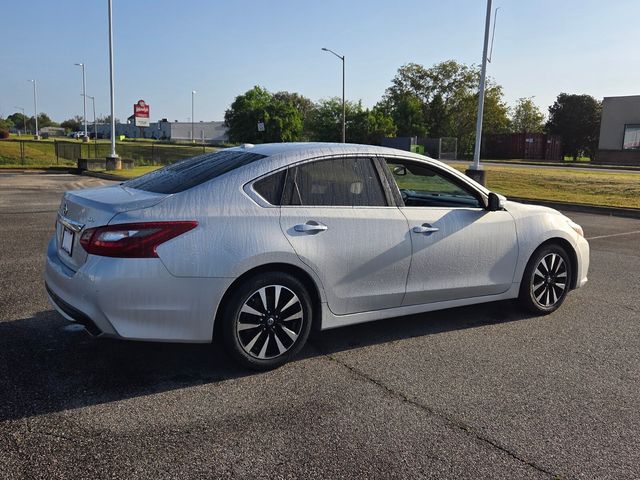 Used 2018 Silver Nissan 2.5 SL image 14