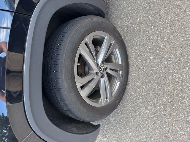 2024 Volkswagen Atlas Cross Sport 2.0T SEL R-Line Black at Sutliff Volkswagen