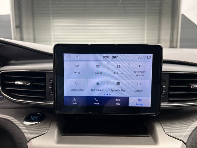 2022 Black Ford Explorer XLT RWD SUV