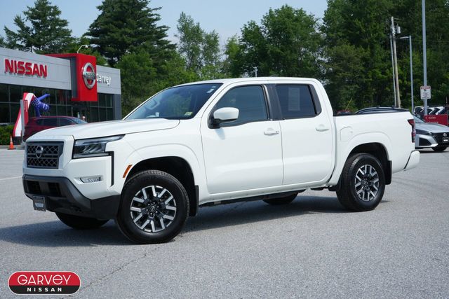 Glacier White 2024 Nissan Frontier Pickup Truck Four-Wheel Drive 9-Speed Automatic Overdrive