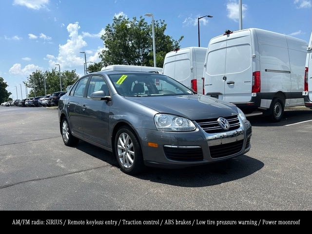 Platinum Gray Metallic 2010 Volkswagen Jetta Sedan Front-Wheel Drive 6-Speed Automatic