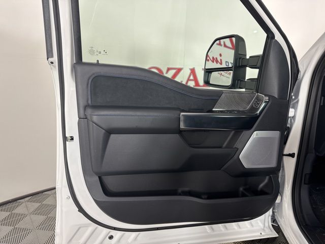 2025 Star White Metallic Tri-Coat Ford Super Duty F-350 SRW Platinum 4X4 Truck