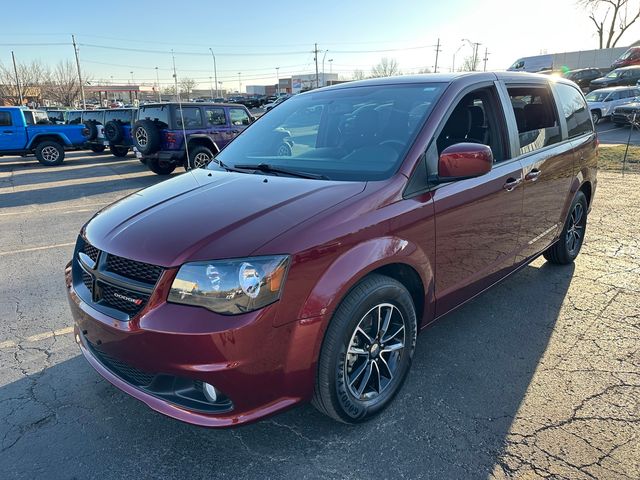 Used 2018 Dodge Grand Caravan SE with VIN 2C4RDGBG4JR197003 for sale in Kansas City