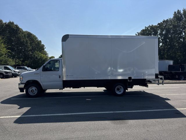 New 2027 White Ford 16FT BOX/LIFTGATE image 5