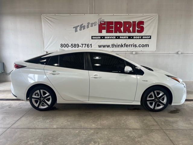 2018 Toyota Prius Four Touring photo