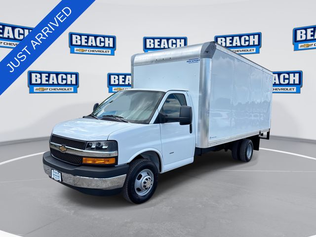 Summit White 2026 Chevrolet Express Chassis Van Rear-Wheel Drive 8-Speed Automatic
